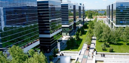 West Gate Business District