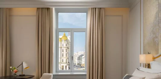 Dormitor Deluxe Suite Corinthia Grand Hotel du Boulevard Bucharest