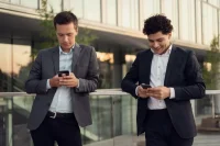 de-ce-romnii-sunt-printre-cei-mai-conectai-utilizatori-de-mobil-din-europa