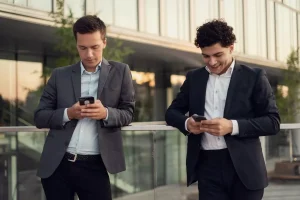 de-ce-romnii-sunt-printre-cei-mai-conectai-utilizatori-de-mobil-din-europa